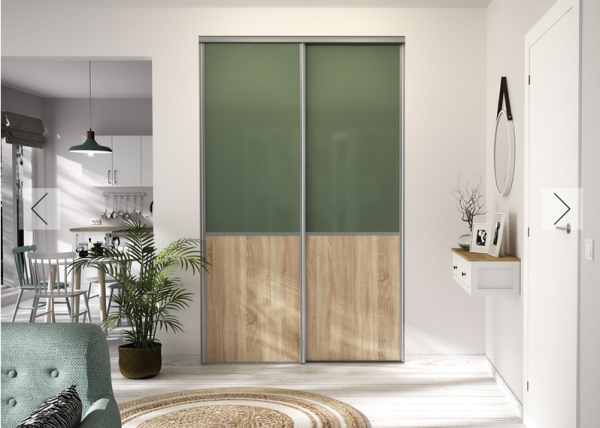 Porte Combo 
Verre Laqué Vert Brillant et Chêne Sauvage - Profil Zéphyr Anodisé Gris.